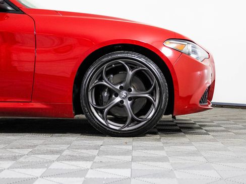 Used 2018 Alfa Romeo Giulia Base w/ Nero Edizione image 43