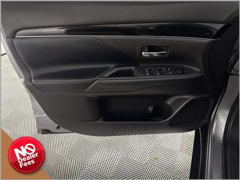 Used 2019 Mitsubishi Outlander AWD image 8