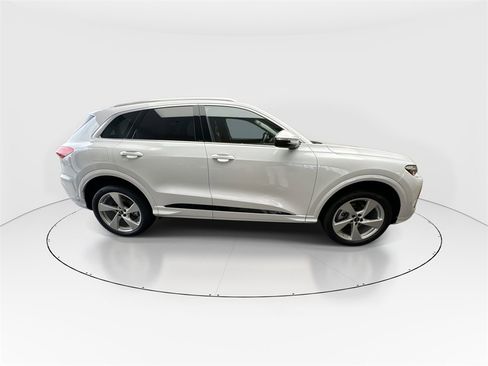 New 2025 Audi Q5 Premium Plus image 9