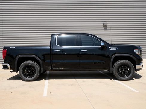 Used 2025 GMC Sierra 1500 SLT AWD/4WD image 2