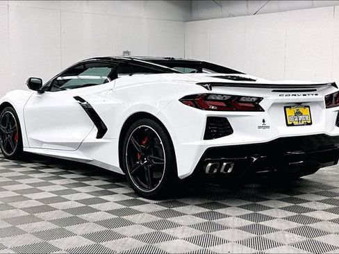 Used 2022 Chevrolet Corvette Stingray Preferred Conv w/ 2LT image 3