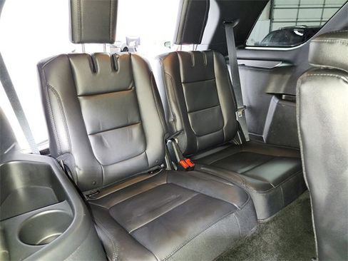 Used 2018 Ford Explorer XLT w/ Equipment Group 202A image 42