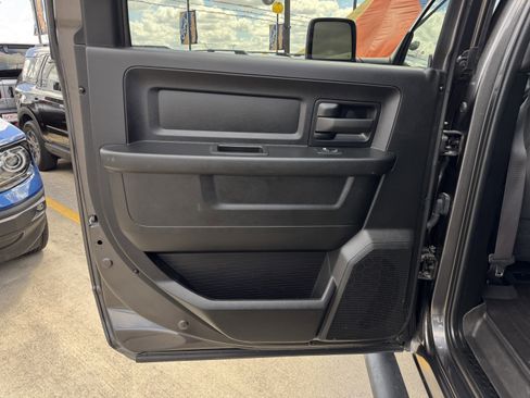 Used 2024 RAM 3500 Tradesman w/ Chrome Appearance Group image 16