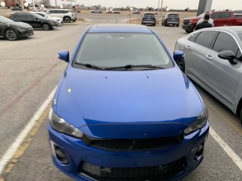 Used 2017 Mitsubishi Lancer ES image 2