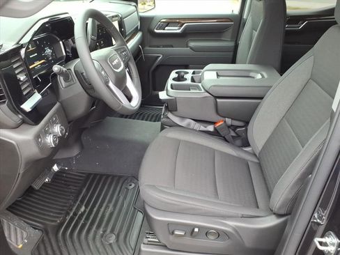 New 2026 GMC Sierra 1500 SLE w/ Preferred Package image 3
