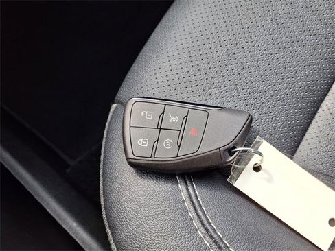 Certified 2025 Chevrolet Traverse LT image 12