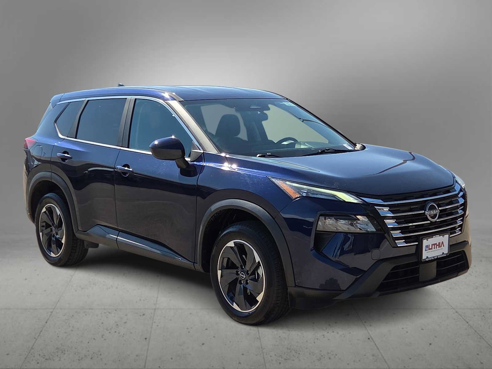 Used 2025 Nissan Rogue SV FWD image 1