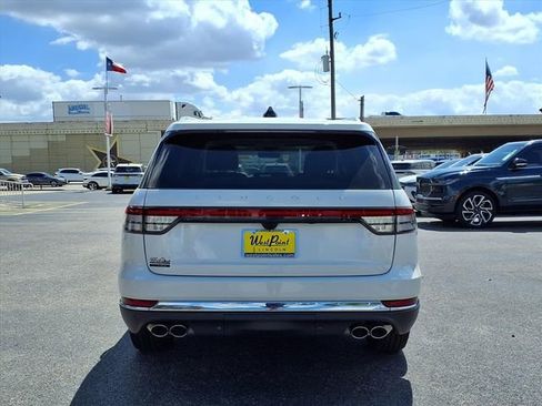 New 2026 Lincoln Aviator 2WD image 5