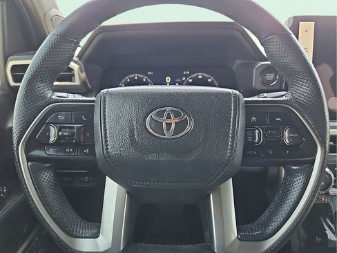 Used 2024 Toyota Tacoma Limited w/ Limited Package (LT) AWD/4WD image 19