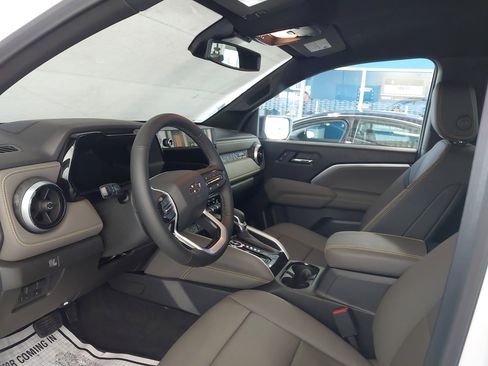 Used 2026 Chevrolet Colorado ZR2 w/ Technology Package image 2