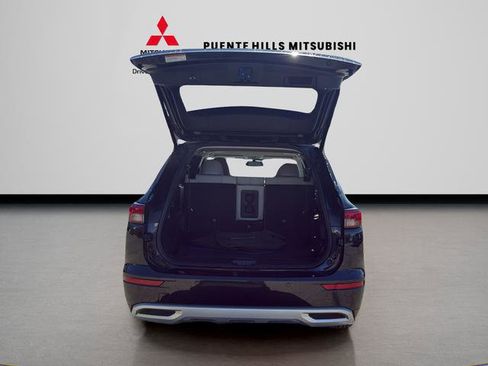 Used 2024 Mitsubishi Outlander 4WD Plug-In Hybrid image 9