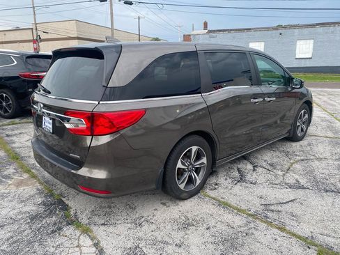 Used 2018 Honda Odyssey Touring image 3