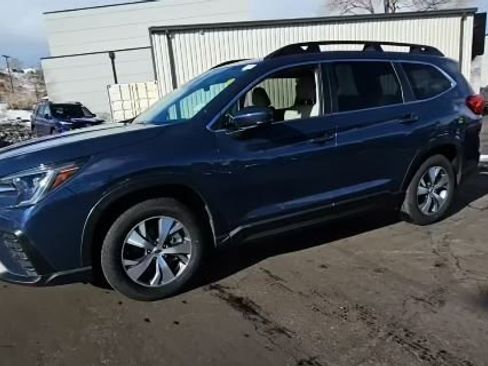 Used 2024 Subaru Ascent Premium w/ Convenience Package image 1