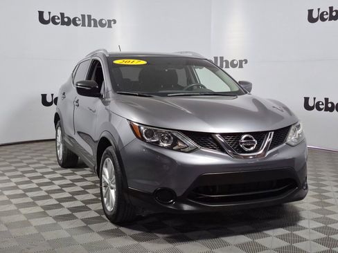 Used 2017 Nissan Rogue Sport SV image 1