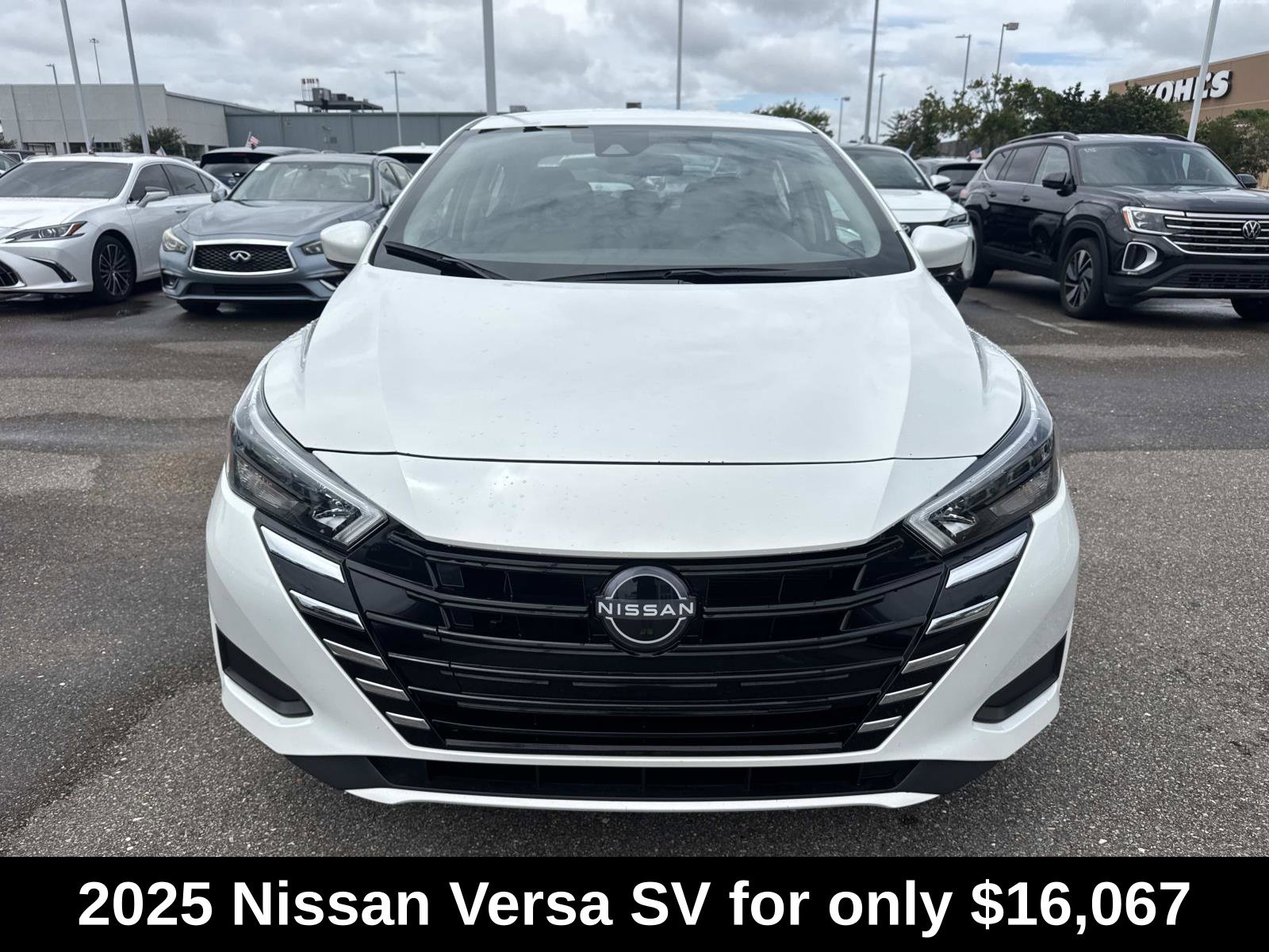 Used 2025 Nissan Versa SV FWD image 2