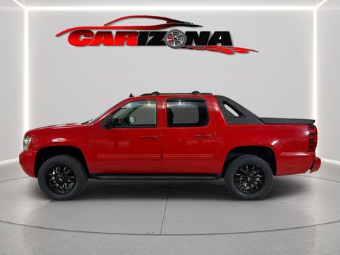 Used 2011 Chevrolet Avalanche LT w/ Luxury Package AWD/4WD image 6
