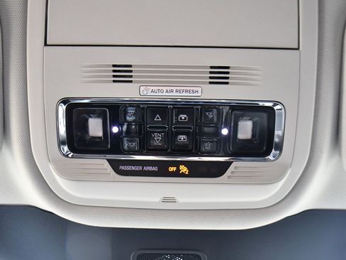 Used 2025 Lincoln Aviator AWD image 32