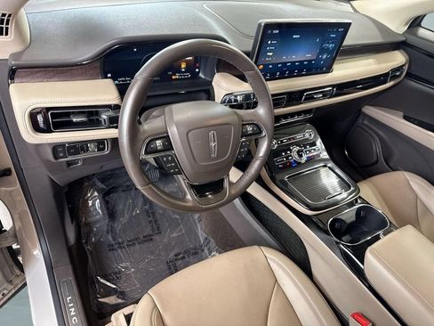 Certified 2022 Lincoln Nautilus Reserve AWD/4WD image 11