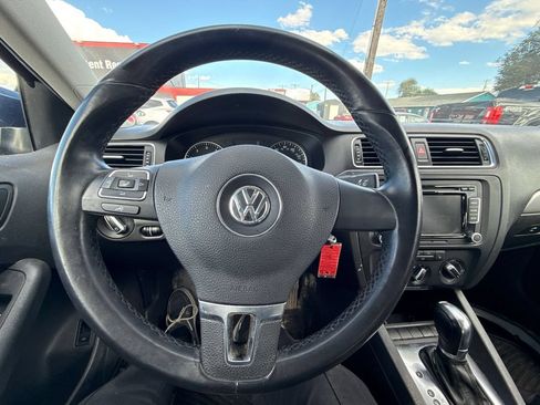 Used 2013 Volkswagen Jetta SE FWD image 11
