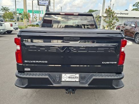 Used 2020 Chevrolet Silverado 1500 Custom w/ Custom Value Package AWD/4WD image 6