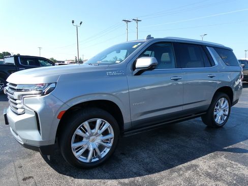 Certified 2024 Chevrolet Tahoe High Country w/ Advanced Technology Package AWD/4WD image 9