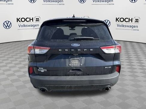 Used 2021 Ford Escape SE w/ SE Sport Appearance Package image 6
