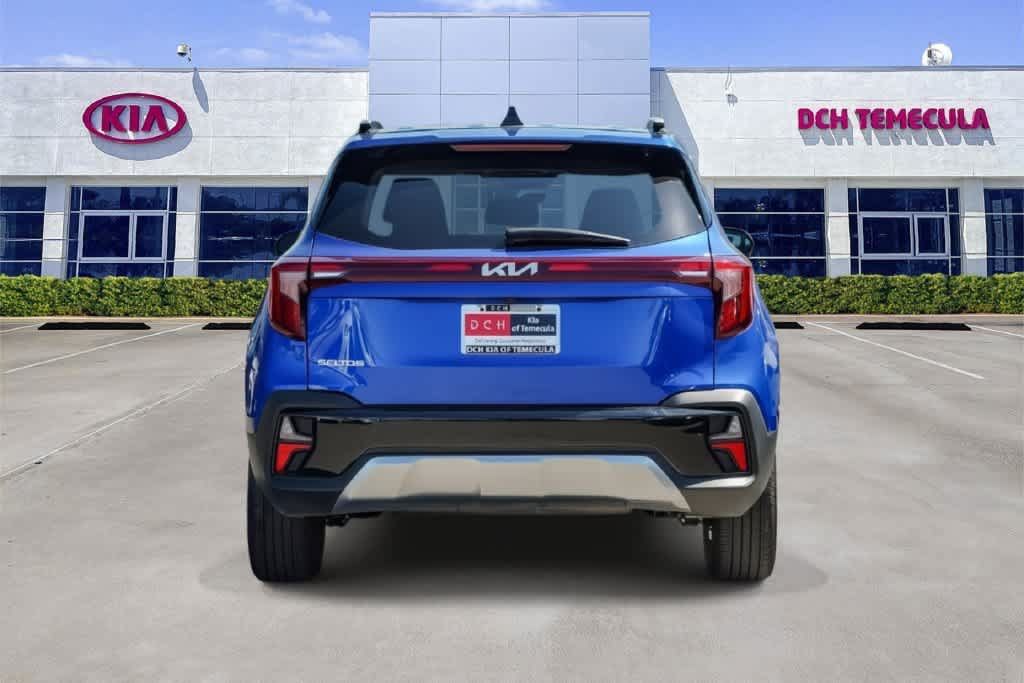 Certified 2025 Kia Seltos S FWD image 5