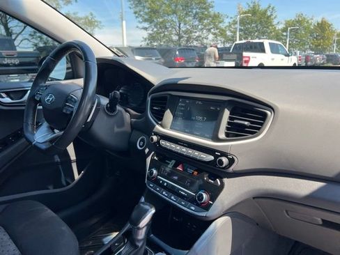 Used 2019 Hyundai Ioniq SEL FWD image 32