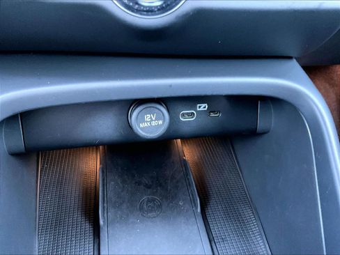 Used 2023 Volvo XC40 Recharge Ultimate w/ Protection Package Premier image 36