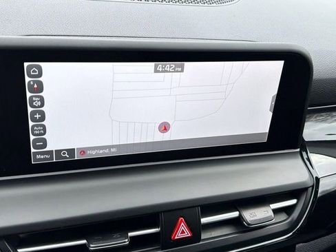 Used 2025 Kia Seltos S FWD image 14
