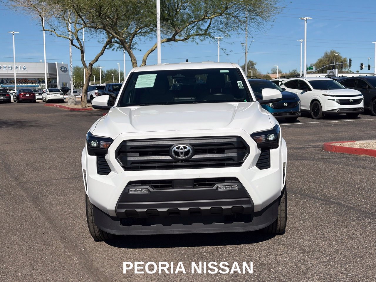 Used 2024 Toyota Tacoma SR5 AWD/4WD image 9