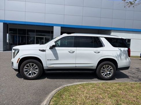 Used 2025 GMC Yukon Denali RWD image 3