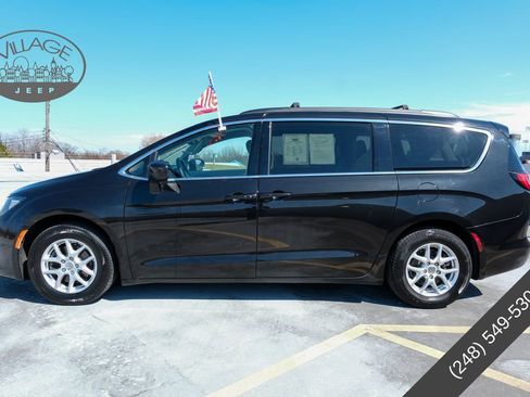 Used 2020 Chrysler Voyager Lxi FWD image 8