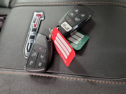 Used 2024 GMC Sierra 2500 AT4 w/ AT4 Premium Plus Package AWD/4WD image 10