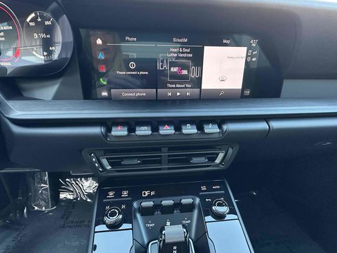 Used 2023 Porsche 911 Carrera GTS w/ Premium Package image 16