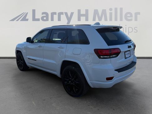 Certified 2020 Jeep Grand Cherokee Altitude image 3