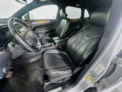 Used 2017 Lincoln MKC Select w/ Select Plus Package FWD image 13