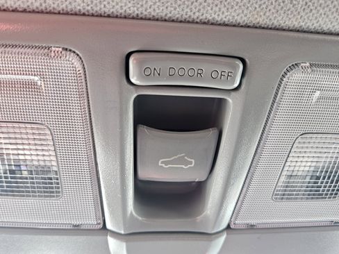 Used 2015 Hyundai Veloster w/ Option Group 03 image 23