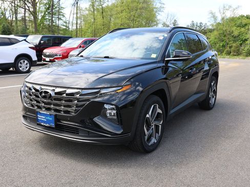 Used 2022 Hyundai Tucson Limited w/ Cargo Package AWD/4WD image 3