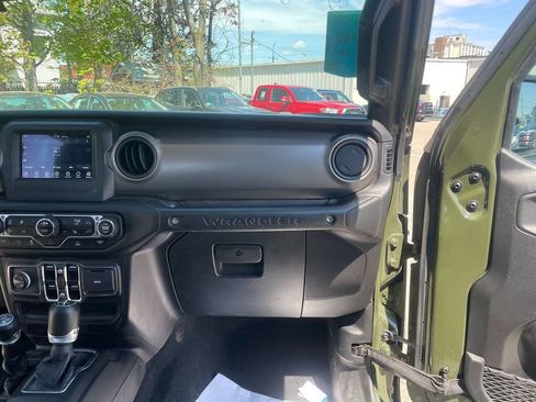 Used 2023 Jeep Wrangler Unlimited w/ Cold Weather Group AWD/4WD image 29