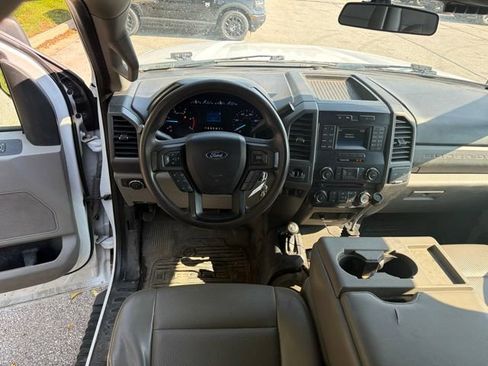 Used 2018 Ford F550 4x4 SuperCab Super Duty image 18