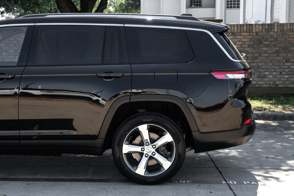 Used 2021 Jeep Grand Cherokee L Limited w/ Luxury Tech Group II AWD/4WD image 23