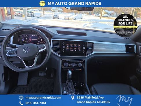 Used 2022 Volkswagen Atlas Cross Sport SE image 12