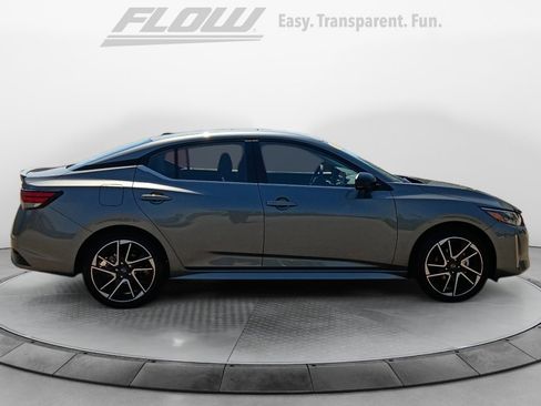 Used 2025 Nissan Sentra SR FWD image 8