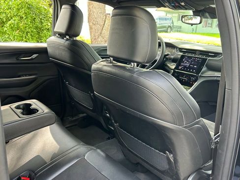 Certified 2024 Jeep Grand Cherokee Altitude image 43