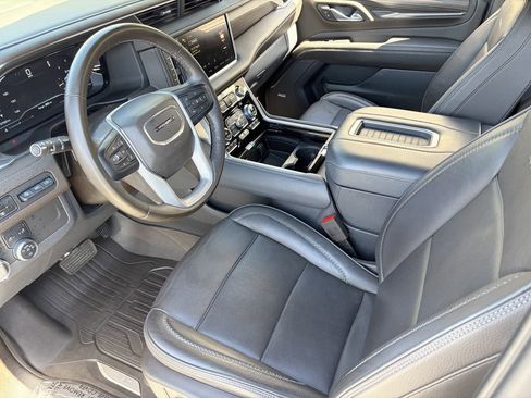 Used 2023 GMC Yukon XL Denali AWD/4WD image 18