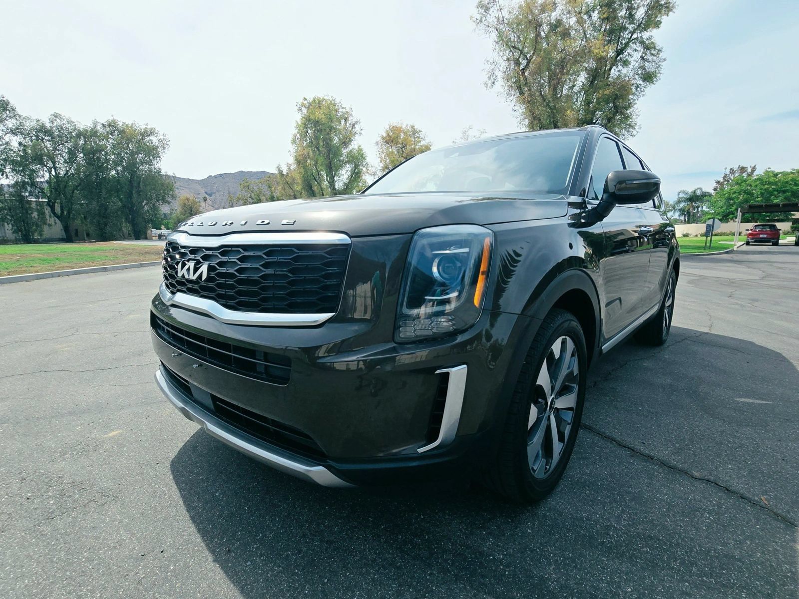 Used 2022 Kia Telluride S FWD image 3