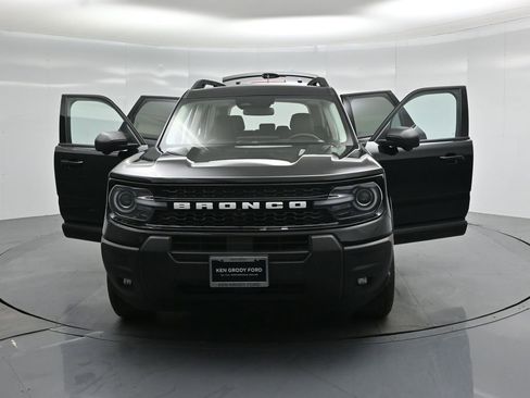 Certified 2025 Ford Bronco Sport Outer Banks w/ Outer Banks Tech Package+ AWD/4WD image 32