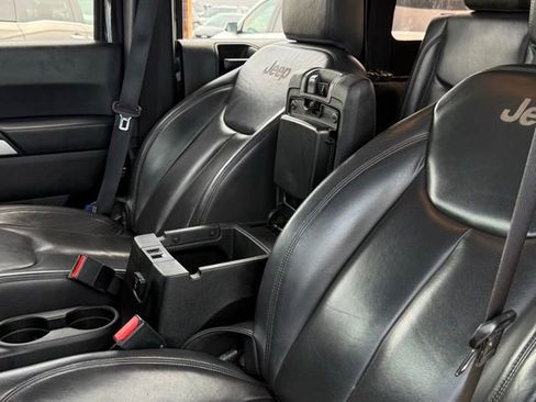 Used 2018 Jeep Wrangler Unlimited Sahara AWD/4WD image 24