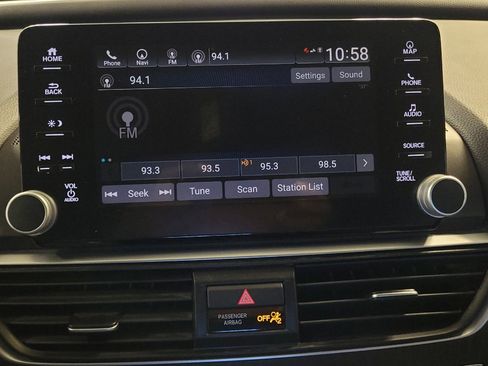 Used 2018 Honda Accord Touring image 25